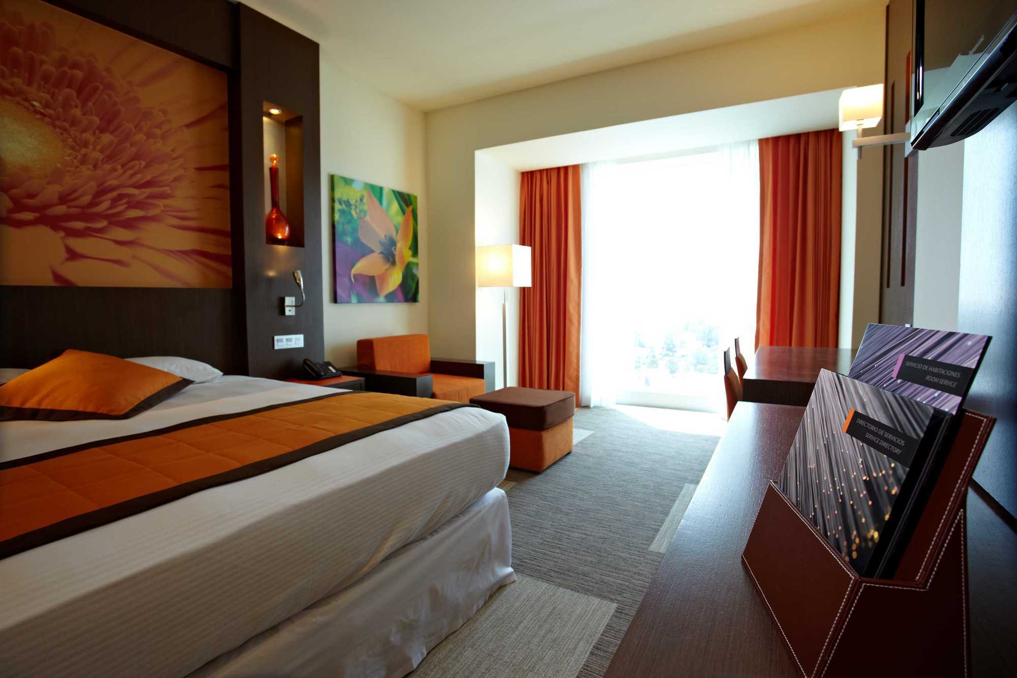 Hotel Riu Plaza Guadalajara Pokoj fotografie
